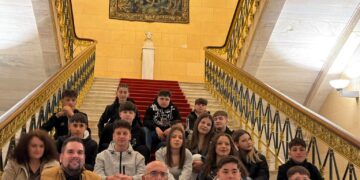 Ο Μιχάλης Παπαδόπουλος στη Βουλή των Ελλήνων με το Γυμνάσιο Γαλατινής. Φωτογραφίες