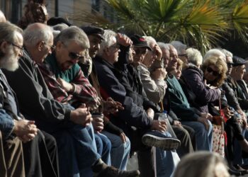 Τίποτε δεν διδάχτηκαν από τον Ανδρέα « και οι μεν και οι δε » ενώ η κοινωνία υποφέρει