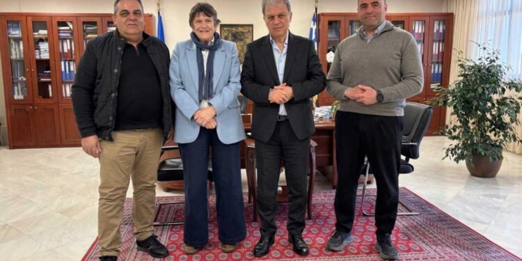 Στο επίκεντρο τα Σχέδια Βελτίωσης και τα επενδυτικά προγράμματα για τα εκτροφεία γουνοφόρων ζώων – Συνάντηση με τον Περιφερειάρχη Δυτικής Μακεδονίας