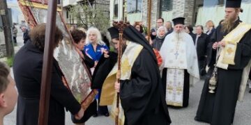 Σιάτιστα: Ξεπροβόδισμα της Εικόνας της Παναγίας Μικροκάστρου στην Ενορία Αγίου Νικολάου. Βίντεο και φωτογραφίες