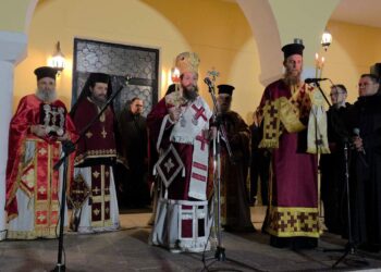 Σιάτιστα: Η Περιφορά του Επιταφίου και η συνάντηση στο Δημαρχείο των δύο Ενοριών. Βίντεο και φωτογραφίες