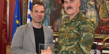 Εθιμοτυπική επίσκεψη του νέου Διοικητή 15ου ΣΠ στον Δήμαρχο Καστοριάς