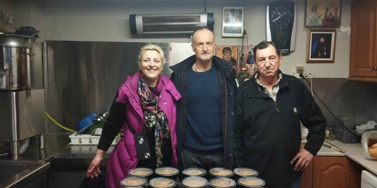 Διάθεση Τροφίμων στο Συσσίτιο Απόρων Δημοτών Βοΐου, από την Ένωση Στρατιωτικών Κοζάνης