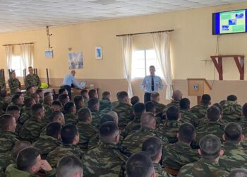 Ενημερωτικές διαλέξεις σε νεοσύλλεκτους στρατιώτες, με θέμα την οδική ασφάλεια και τη μείωση των τροχαίων ατυχημάτων