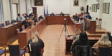 Ομόφωνο ψήφισμα του Δημοτικού Συμβουλίου Γρεβενών για τη στήριξη των εργαζομένων και τη βιωσιμότητα των κοινωνικών δομών.