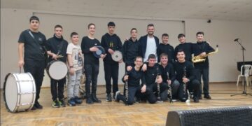 Το Σύνολο Παραδοσιακής Ορχήστρας του Μουσικού Σχολείου Σιάτιστας στην 8η Εκπαίδευση και Λαογραφία