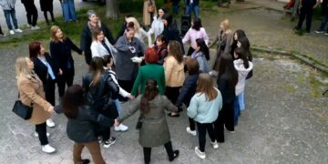 Μικρόκαστρο: Το Κάψιμο της Ρόκας Τρίτη του Πάσχα 2026 (Live Video)