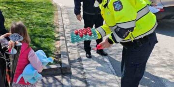 Ενημερωτικά φυλλάδια από τα Τμήματα Τροχαίας Κοζάνης, Εορδαίας και Καστοριάς