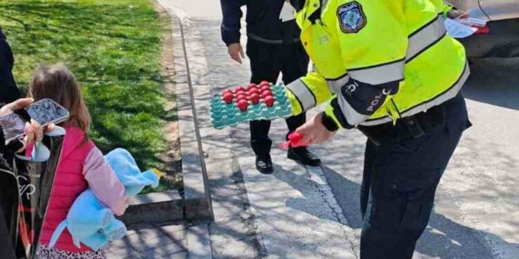 Ενημερωτικά φυλλάδια από τα Τμήματα Τροχαίας Κοζάνης, Εορδαίας και Καστοριάς