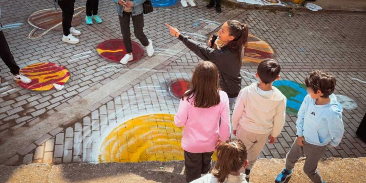 Δήμος Κοζάνης: Μια πολύχρωμη γιορτή οδικής ασφάλειας – Με επιτυχία ολοκληρώθηκε η δράση “Asphalt Art” στην οδό Παπαδήμα (Φωτογραφίες)