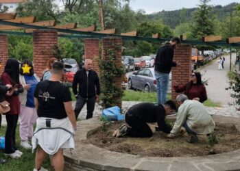 Τριανταφυλλιές αγάπης από τον Δήμο Γρεβενών και το ΚΔΗΦ «Ευημερία»