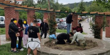 Τριανταφυλλιές αγάπης από τον Δήμο Γρεβενών και το ΚΔΗΦ «Ευημερία»