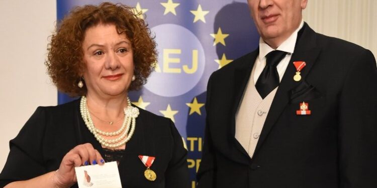 Με το Χρυσό Μετάλλιο της Φλόγας της Ειρήνης τιμήθηκε η Ησαΐα Τσαουσίδου Πρόεδρος της Ένωσης Ευρωπαίων Δημοσιογράφων