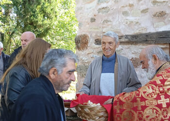 Λειτουργία στον βυζαντινό αποκατεστημένο Ι.Ν. Αγ. Νικολάου Αιανής