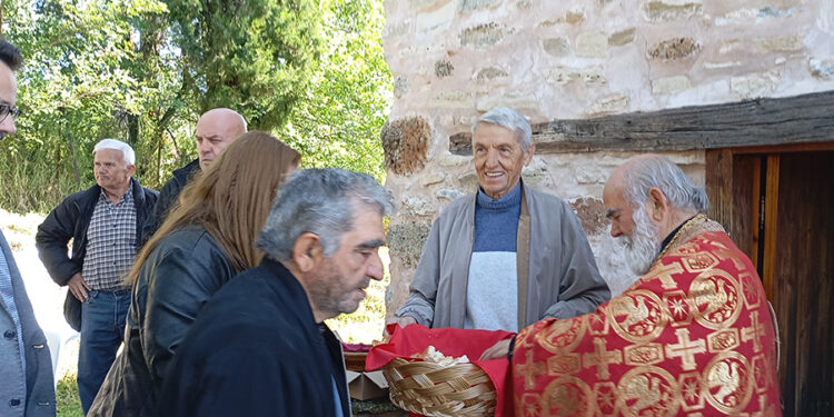 Λειτουργία στον βυζαντινό αποκατεστημένο Ι.Ν. Αγ. Νικολάου Αιανής