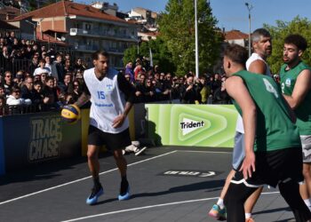 Δημήτρης Διαμαντίδης, Γιώργος Πρίντεζης, Λάζαρος Παπαδόπουλος και Νίκος Χατζηβρέττας.  Η καρδιά του αθλητισμού χτύπησε δυνατά στην Καστοριά