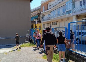 Νεάπολη: Μαθητές και δάσκαλοι δίνουν χρώμα στο Δημοτικό σχολείο