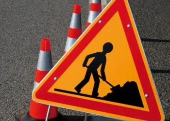 Αστυνομικοί ντύθηκαν εργάτες και «έκοψαν» 967 κλήσεις σε οδηγούς!