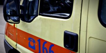 Μοναχός πήδηξε από το εν κινήσει ασθενοφόρο!
