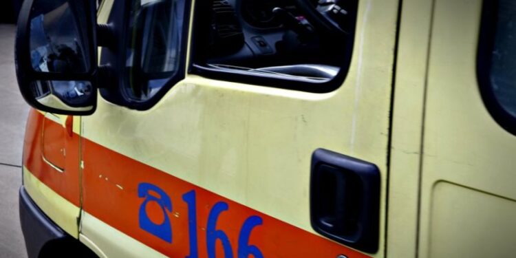Μοναχός πήδηξε από το εν κινήσει ασθενοφόρο!