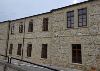 Σιάτιστα: Νέα κουφώματα στο 1ο Δημοτικό Σχολείο.  Φωτογραφίες