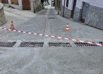 Σιάτιστα: Επισκευή στο φρεάτιο που δημιουργούσε μεγάλα προβλήματα στην κυκλοφορία