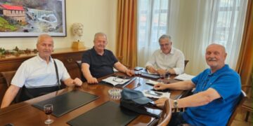 Δημοκράτες: Επίσκεψη στο Δημαρχείο Σιάτιστας