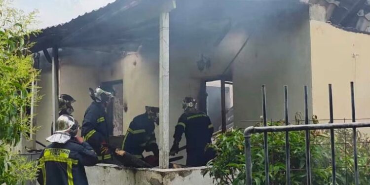 Γρεβενά: Απανθρακωμένη σορός εντοπίστηκε μετά από φωτιά σε σπίτι στον Δεσπότη. Βίντεο