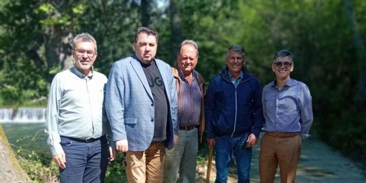 Η κοινότητα Αξιοκάστρου Κλήματος ευχαριστεί Αμανατίδη και Γκερεχτέ για τον αγωγό άρδευσης