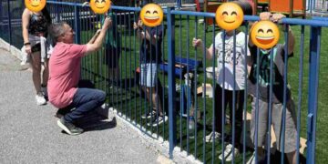 Δήμος Βοΐου: Με την συμμετοχή γονέων και μαθητών ολοκληρώθηκαν οι εργασίες ανάπλασης στο δημοτικό σχολείο Νεάπολης- Νέα παιδική χαρά στο Νηπιαγωγείο