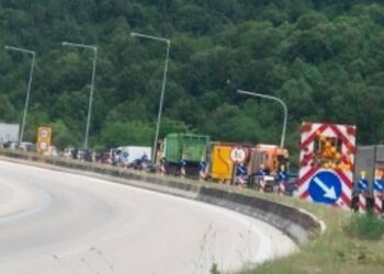 Πυρκαγιά διέκοψε την κυκλοφορία στην Εγνατία Οδό