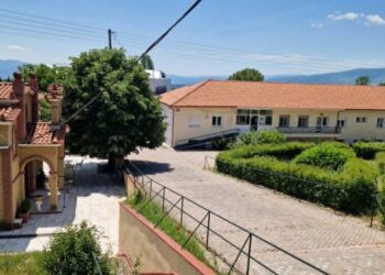 Aνάστατοι συγγενείς των ηλικιωμένων μετά την αποκάλυψη για κρούσματα ψώρας στο Τιάλειο Γηροκομείο Κοζάνης. Βίντεο