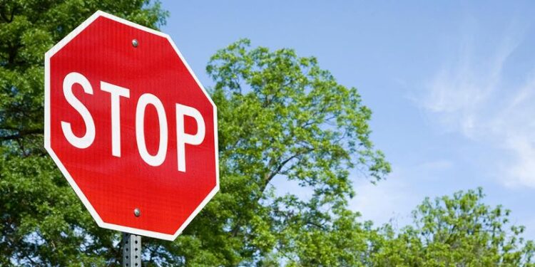 Δύο τραυματίες από τροχαίο λόγω παραβίασης STOP στην Καστοριά