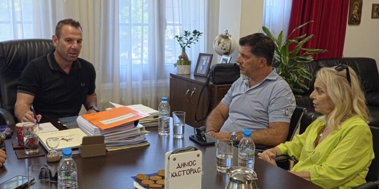 Συνάντηση του Δημάρχου Καστοριάς με τη Διοίκηση της ΕΚΟΦΝΣ ενόψει του 92ου Πανελληνίου Πρωταθλήματος Κωπηλασίας