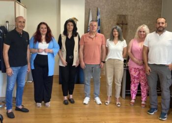 Το νεοεκλεγέν Διοικητικό Συμβούλιο της Τοπικής Διοίκησης Κοζάνης της Διεθνούς Ένωσης Αστυνομικών (I.P.A. )στον Διευθυντή της Διεύθυνσης Αστυνομίας Κοζάνης