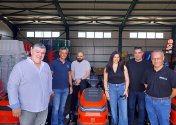Επτά νέα χλοοκοπτικά τρακτέρ στη “μάχη” για καλύτερα γήπεδα στην Π.Ε. Κοζάνης – Δωρεάν διάθεση στους αθλητικούς συλλόγους