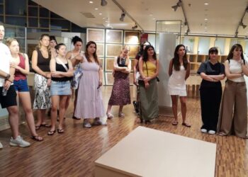 Δήμος Κοζάνης: Ξενάγηση στους νέους του Θερινού Σχολείου Ελληνικής Γλώσσας  που φιλοξενεί το Πανεπιστήμιο Δυτικής Μακεδονίας στην Κοβεντάρειο Δημοτική Βιβλιοθήκη Κοζάνης