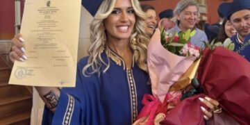 Η Βασιλική Μπζιώτη πήρε το Πτυχίο της. Θερμά συγχαρητήρια από την οικογένειά της