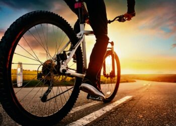 Θύμα ληστείας σε καταυλισμό Ρομά έπεσε Γάλλος ποδηλάτης που έκανε τον γύρο της Ευρώπης