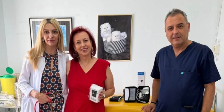 Το Φιλανθρωπικό Σωματείο ΝΕΑ ΕΛΠΙΔΑ ΘΕΣ/ΝΙΚΗΣ πρόσφερε δωρεάν ιατρικό εξοπλισμό στο παιδιατρικό τμήμα του Κέντρου Υγείας Σιάτιστας