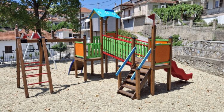 Δήμος Βοΐου: Τέσσερις νέες παιδικές χαρές σε Γαλατινή, Σιάτιστα, Εράτυρα και Τσοτύλι. Φωτογραφίες
