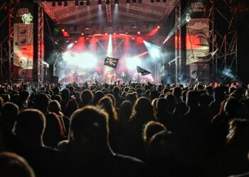 Δήμος Βοΐου: Κορυφώνεται απόψε το Fiesta Voio 2026 – Η μεγάλη Κυριακή του φεστιβάλ με Πρωτοψάλτη, Πορτοκάλογλου, Σκιαδαρέσες και Polkar (Φωτογραφίες)