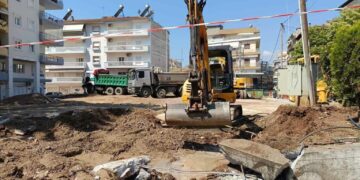 Κοζάνη: Οστά εντοπίστηκαν στην πλατεία Αλώνια – Σταμάτησαν οι εργασίες ανάπλασης