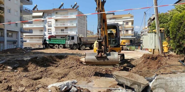Κοζάνη: Οστά εντοπίστηκαν στην πλατεία Αλώνια – Σταμάτησαν οι εργασίες ανάπλασης