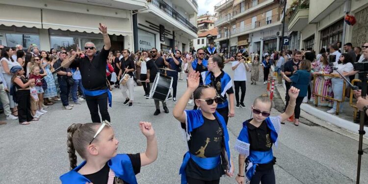 Δεκαπενταύγουστος στη Σιάτιστα.  Η παρέα ” Τα Αλάνια”. Βίντεο και φωτογραφίες