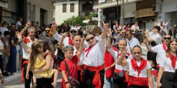 ” Ο Μπούνος”. Δείτε βίντεο και φωτογραφίες από την παρέλαση το Δεκαπενταύγουστο στη Σιάτιστα