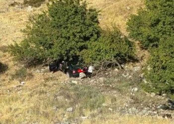 Τρομακτικό τροχαίο στην Κοζάνη: Τύχη βουνό είχαν οι τρεις επιβαίνοντες αυτοκινήτου που έπεσε σε γκρεμό