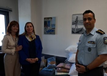 Δωρεά ειδών ιματισμού από τον Σύλλογο Αλληλεγγύης και Εθελοντισμού Γρεβενών «Ελπίδα», στο Γραφείο Αντιμετώπισης Ενδοοικογενειακής Βίας του Αστυνομικού Τμήματος Γρεβενών