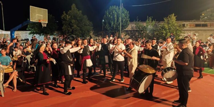 «Πολιτιστικό Καλοκαίρι Γρεβενά 2026»: Το «Topos Festival» ένωσε την παράδοση και τη γρεβενιώτικη φιλοξενία με την Ευρώπη