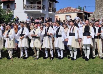 Η Σαμαρίνα χόρεψε τον «Τσιάτσιο» και τίμησε τις ρίζες της. Φωτογραφίες